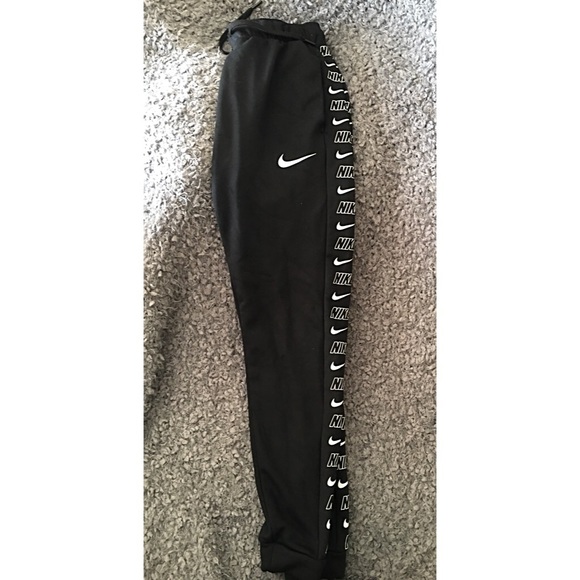 Nike Outfit - Picture 2 of 3